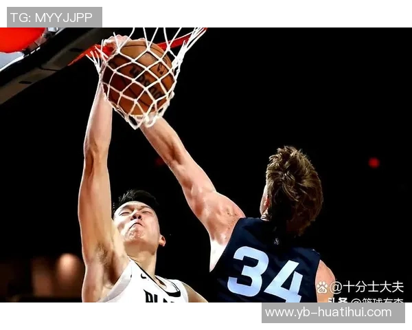 杨瀚森全力争抢后场篮板险被队友截胡展现拼搏精神
