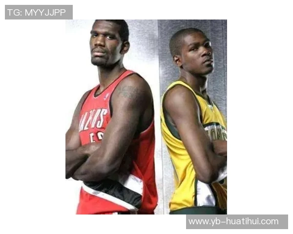 杜克女篮发布阿贾威尔逊签名鞋AOne特别版经典黑蓝配色款式